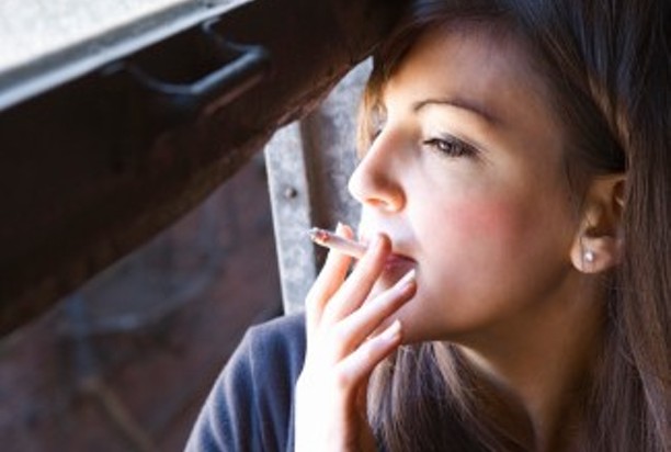 画像 大人の美しさ 【タバコを吸う女性】 アート集 NAVER まとめ